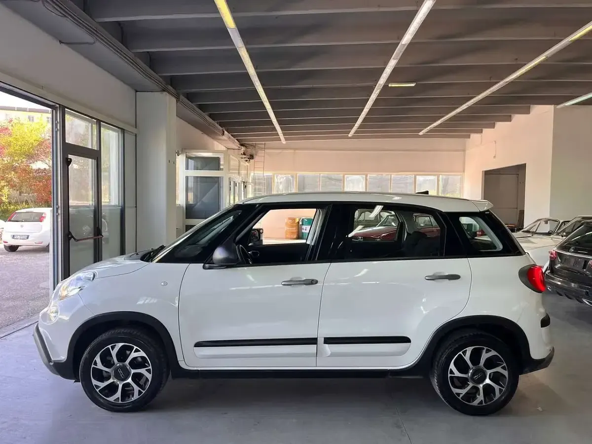 Używany Fiat 500L Cross 95 KM (69 kW) 2019 Biały Minivan