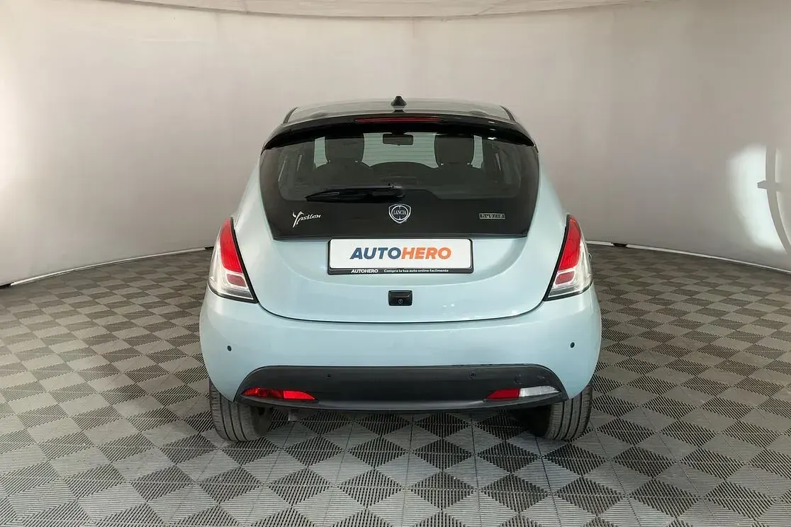 Usata Lancia Ypsilon Gold 70 CV (51 kW) 2023 Blu Utilitaria