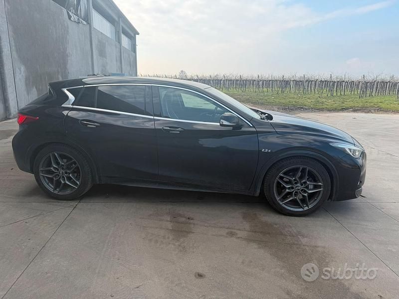 Usata Infiniti Q30 170 CV (125 kW) 2016 Nero Berlina