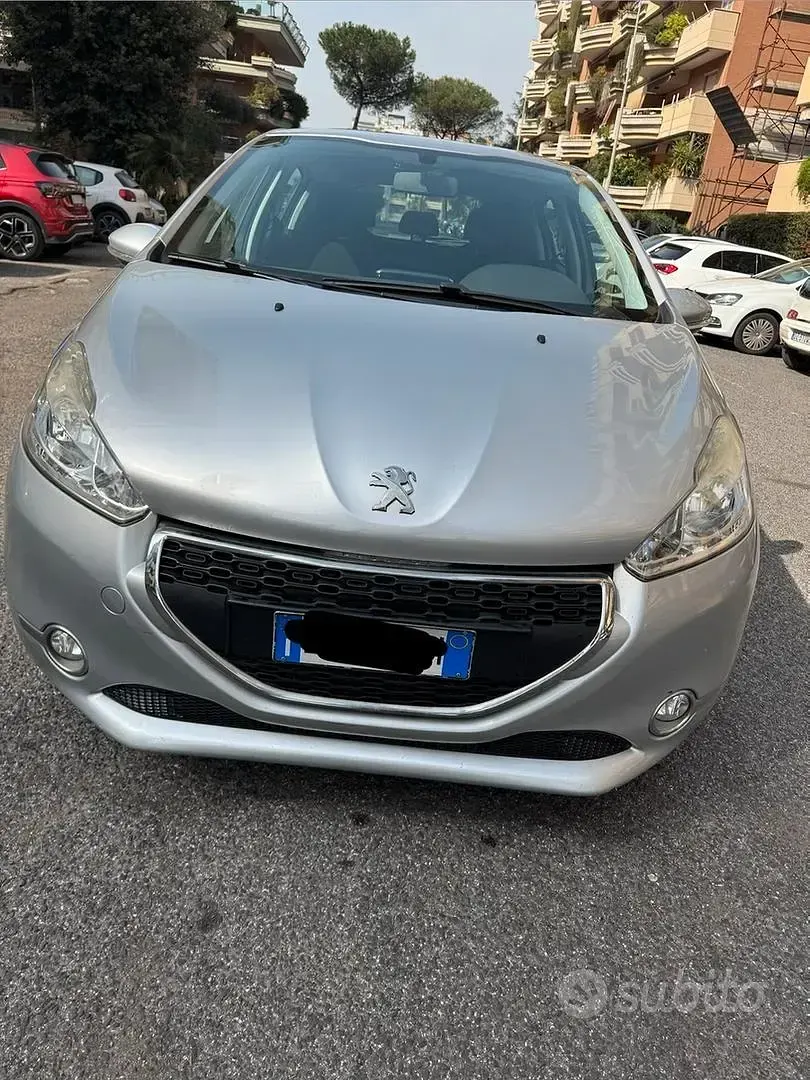 Usata Peugeot 208 95 CV (69 kW) 2015 Utilitaria