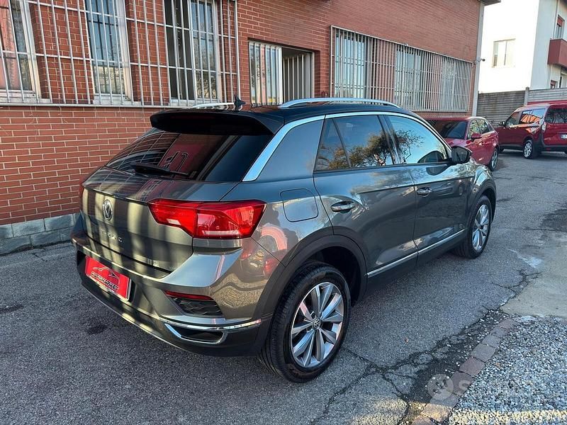 Usata VW T-Roc Style 116 CV (85 kW) 2018 Grigio SUV