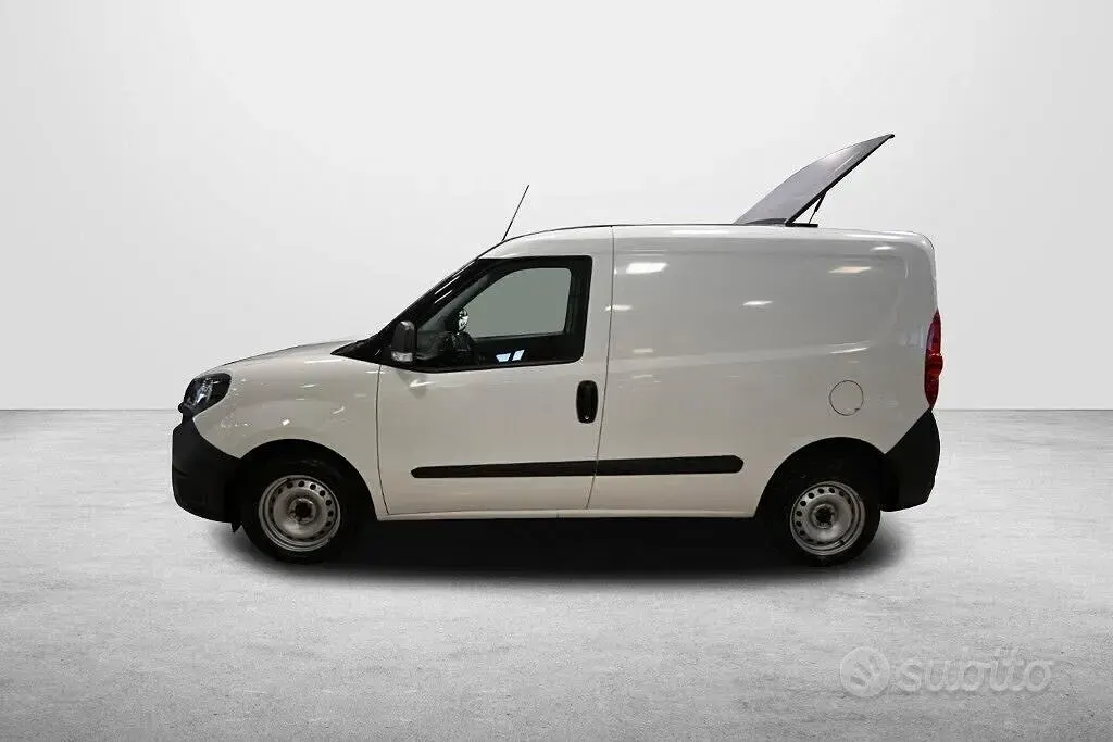 Usata Fiat Doblò 95 CV (69 kW) 2020 Bianco Monovolume