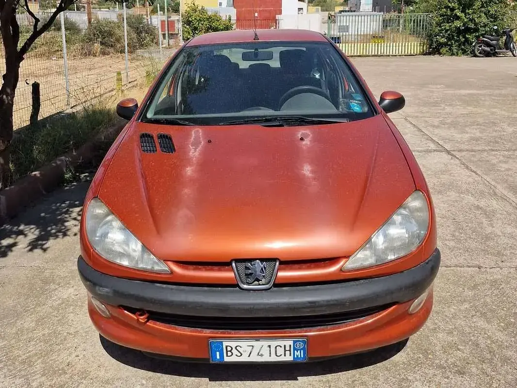 Usata Peugeot 206 75 CV (55 kW) 2001 Arancione Berlina