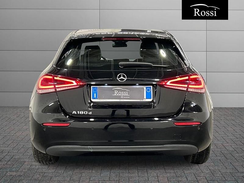 Usata Mercedes A180 Business 116 CV (85 kW) 2016 Grigio Berlina