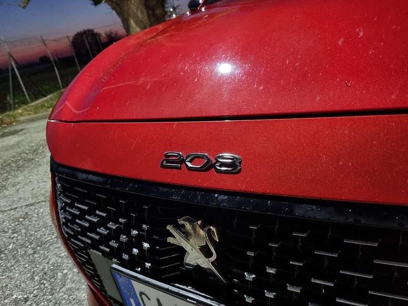 Usata Peugeot 208 GT-line 101 CV (74 kW) 2020 Rosso Utilitaria