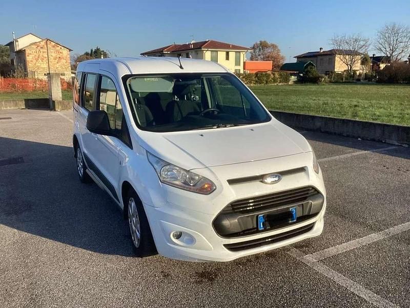 Usata Ford Tourneo 116 CV (85 kW) 2016 Bianco Furgone