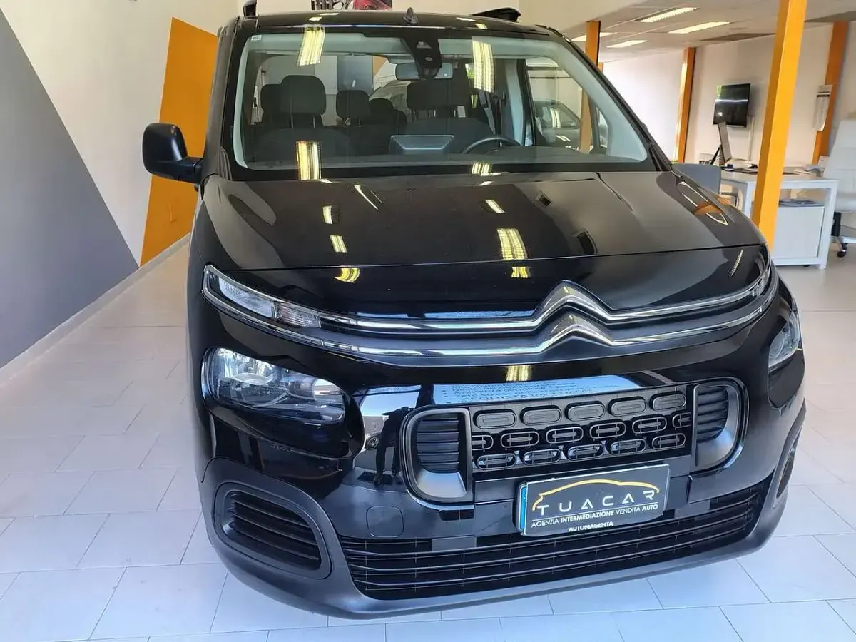 Begagnad Citroën Berlingo Live 110 HK (80 kW) 2020 Svart Minibuss