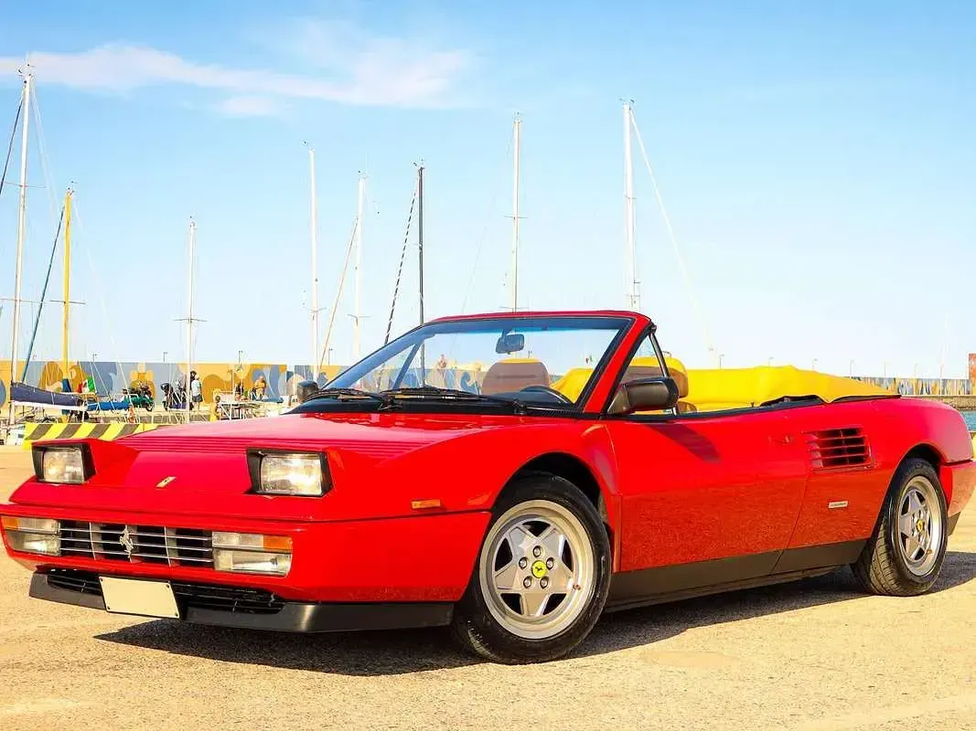 Usata Ferrari Mondial 300 CV (220 kW) 1989 Rosso Cabrio