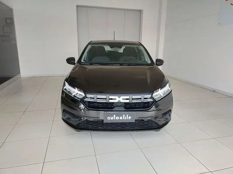 Usata Dacia Sandero Essentiel 67 CV (49 kW) 2024 Nero Utilitaria