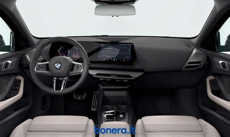 Nuova BMW 120 M Sport 163 CV (119 kW) 2026 Black sapphire metallizzato Utilitaria