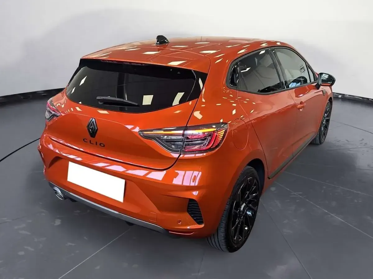 Usata Renault Clio V Esprit Alpine 90 CV (66 kW) 2024 Arancione Berlina