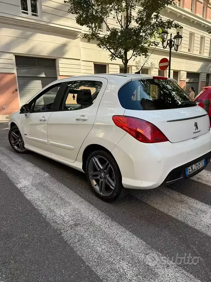 Usata Peugeot 308 112 CV (82 kW) 2012 Bianco Berlina