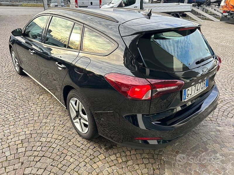 Usata Ford Focus Business Edition 120 CV (88 kW) 2022 Nero metallizzato Station wagon