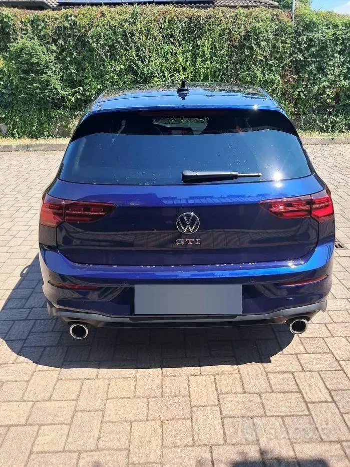 Usata VW Golf VIII 245 CV (180 kW) 2023 Bluazzurro Berlina