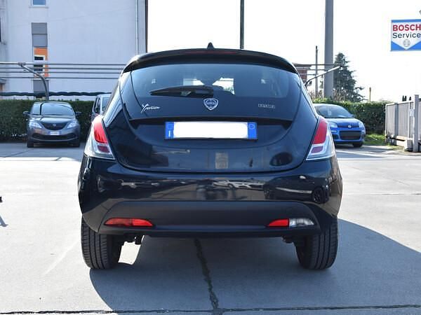 Usata Lancia Ypsilon Silver 70 CV (51 kW) 2023 Nero metallizzato Utilitaria