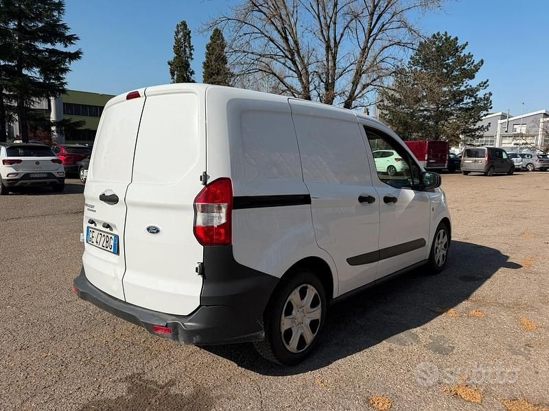 Usata Ford Courier 75 CV (55 kW) 2021 Monovolume