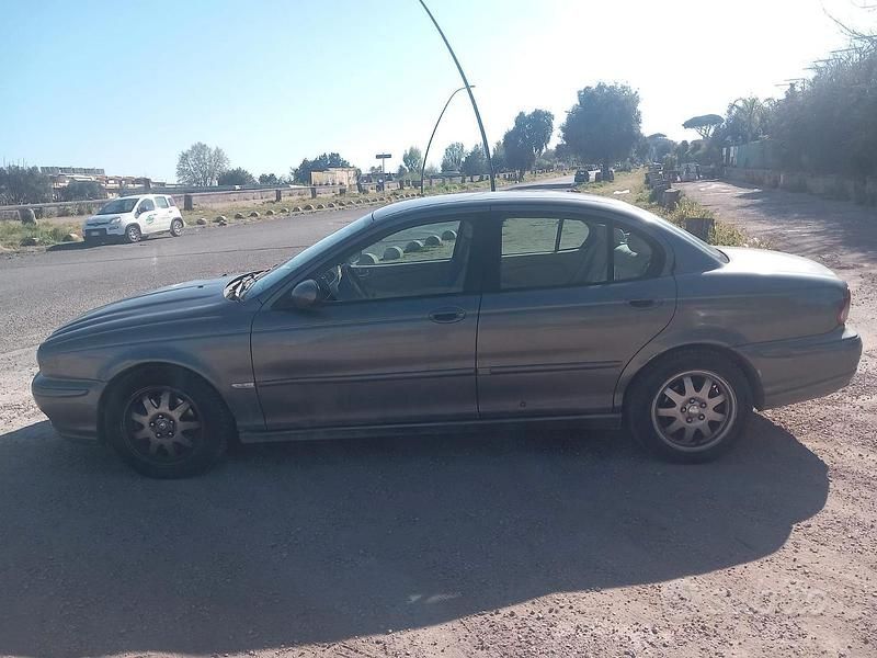 Usata Jaguar X-type 131 CV (96 kW) 2004 Grigio Berlina