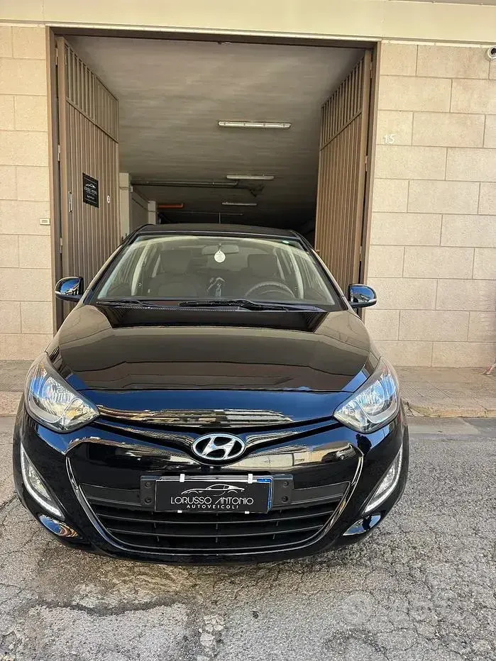 Usata Hyundai i20 Edition 86 CV (63 kW) 2013 Nero Utilitaria