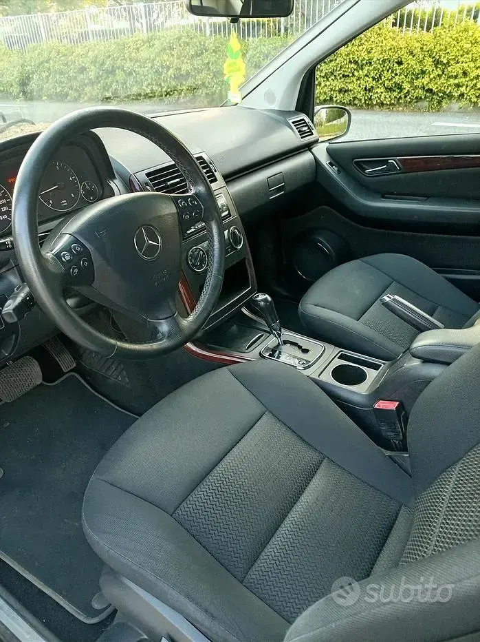 Usata Mercedes A200 2009 Grigio Berlina