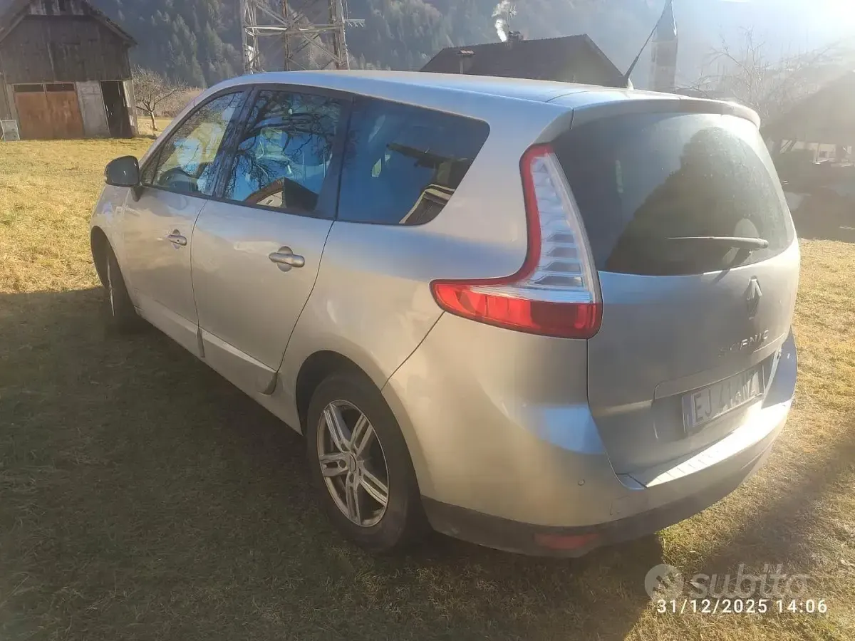 Usata Renault Scenic E-Tech 130 CV (95 kW) 2011 Grigio Monovolume