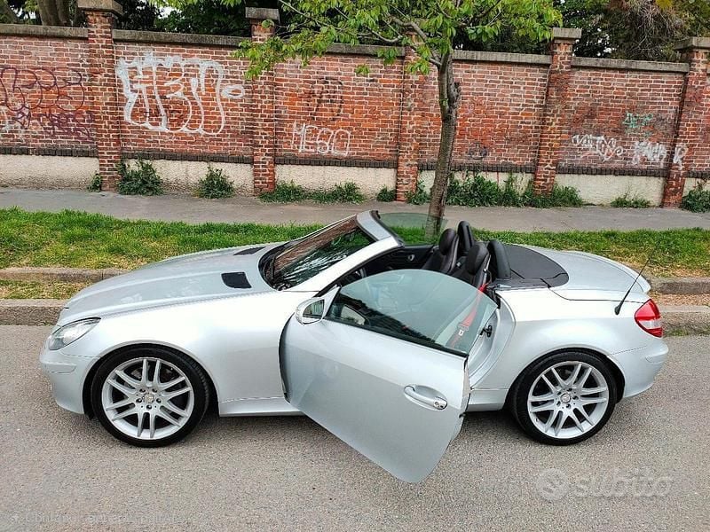 Usata Mercedes SLK200 163 CV (119 kW) 2008 Grigio Cabrio