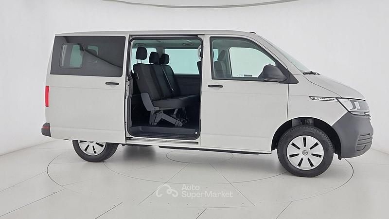 Usata VW Caravelle Trendline 110 CV (80 kW) 2023 Bianco Monovolume