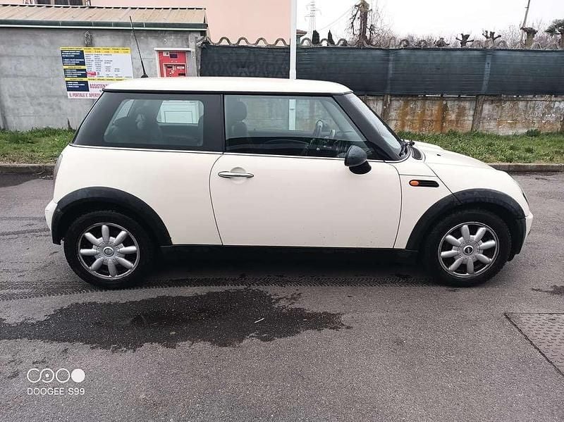 Usata Mini ONE 90 CV (66 kW) 2004 Utilitaria