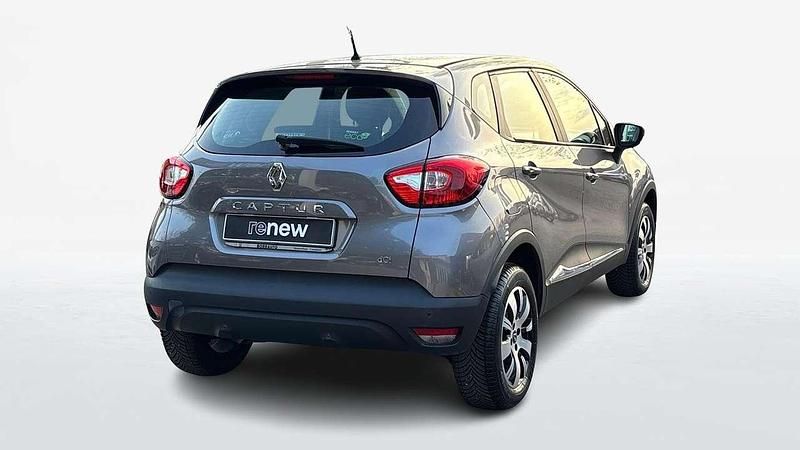 Usata Renault Captur Zen 90 CV (66 kW) 2015 Grigio scuro SUV