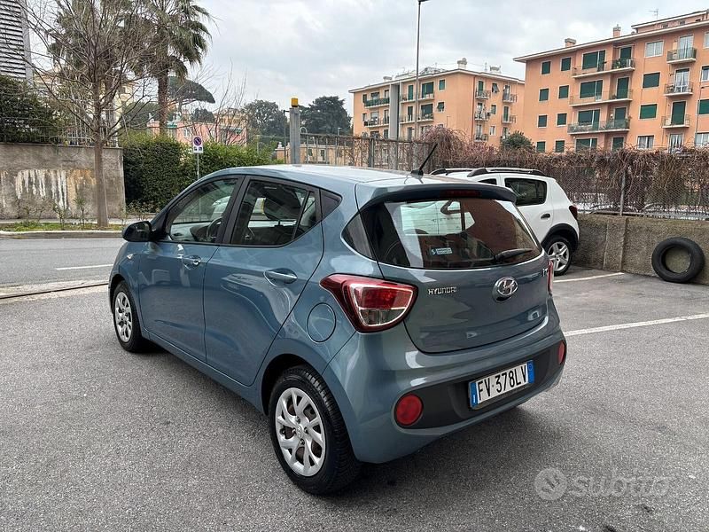 Begagnad Hyundai i10 Comfort 67 HK (49 kW) 2019 Grå Halvkombi