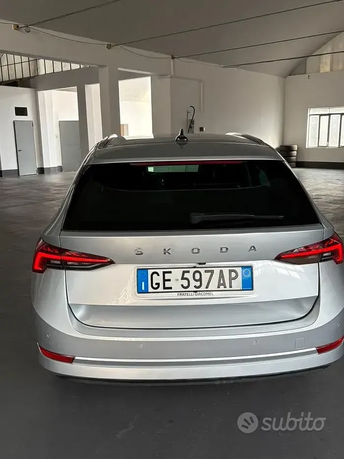 Usata Skoda Octavia 150 CV (110 kW) 2021 Grigio Station wagon