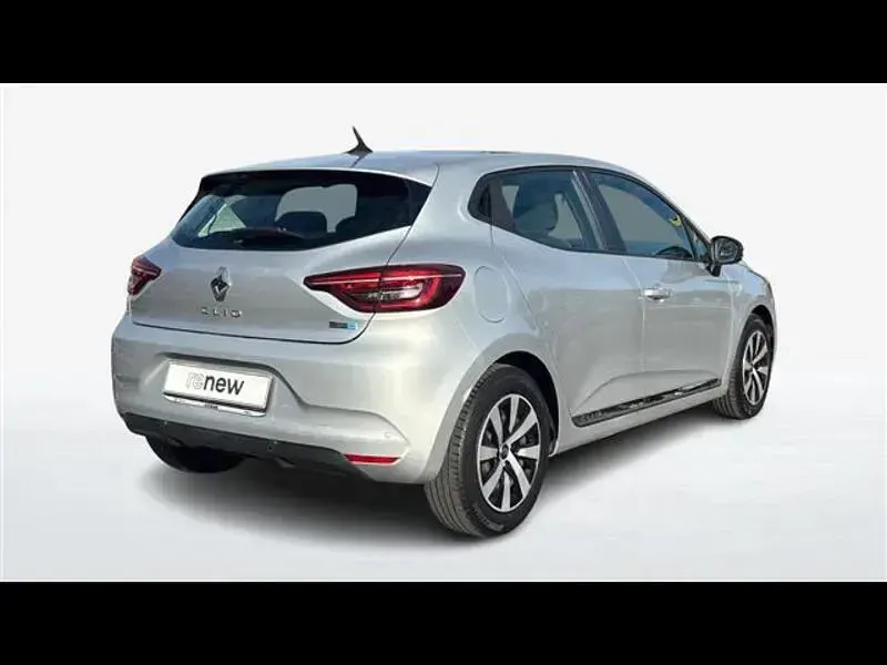 Usata Renault Clio Zen 140 CV (102 kW) 2021 Grigio chiaro Utilitaria