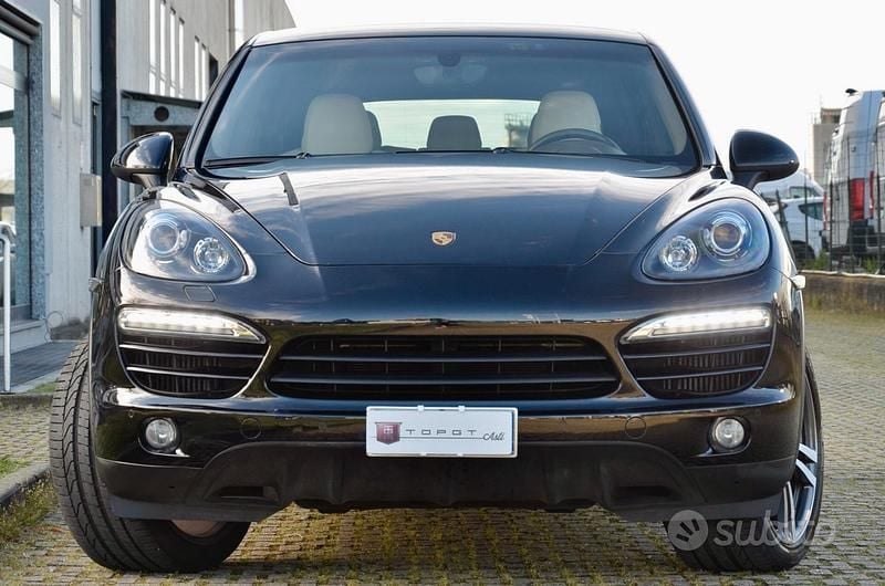 Usata Porsche Cayenne 245 CV (180 kW) 2012 Nero SUV