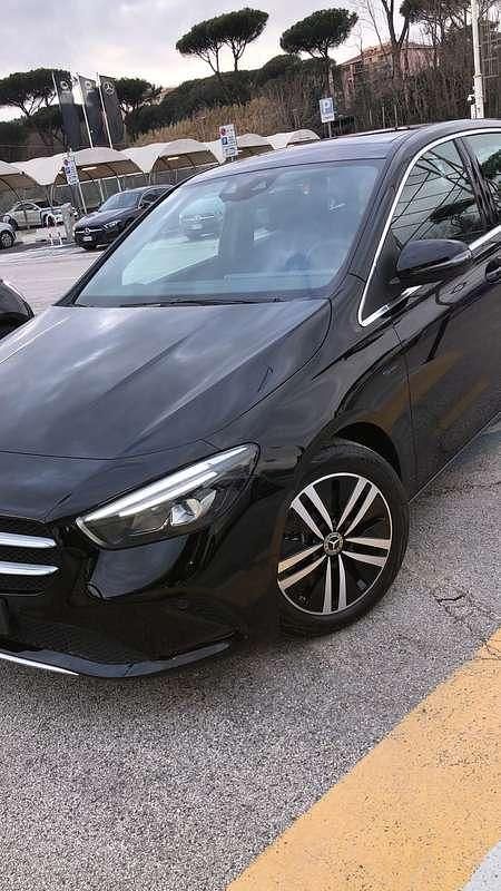 Usata Mercedes B250e 160 CV (117 kW) 2022 Nero Monovolume
