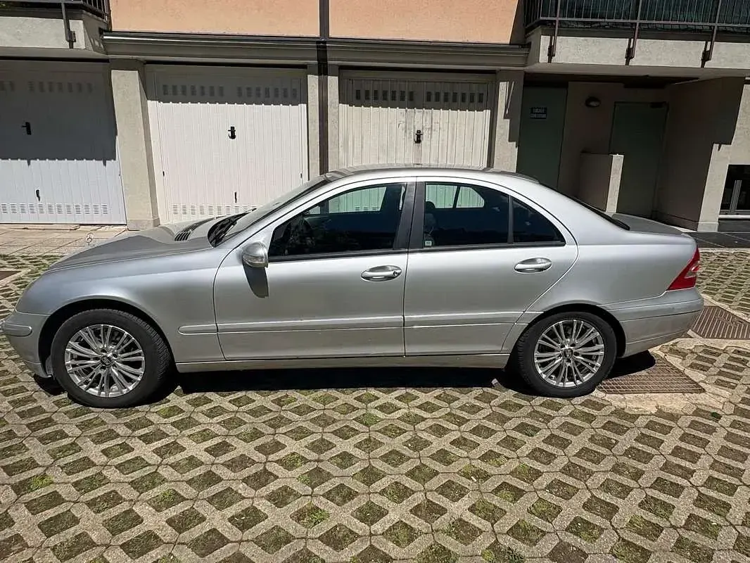 Gebraucht Mercedes C180 Classic 129 PS (94 kW) 2001 Silber Limousine