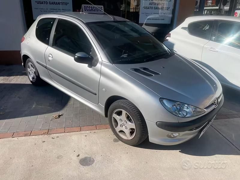 Usata Peugeot 206 74 CV (54 kW) 2004 Grigio Berlina