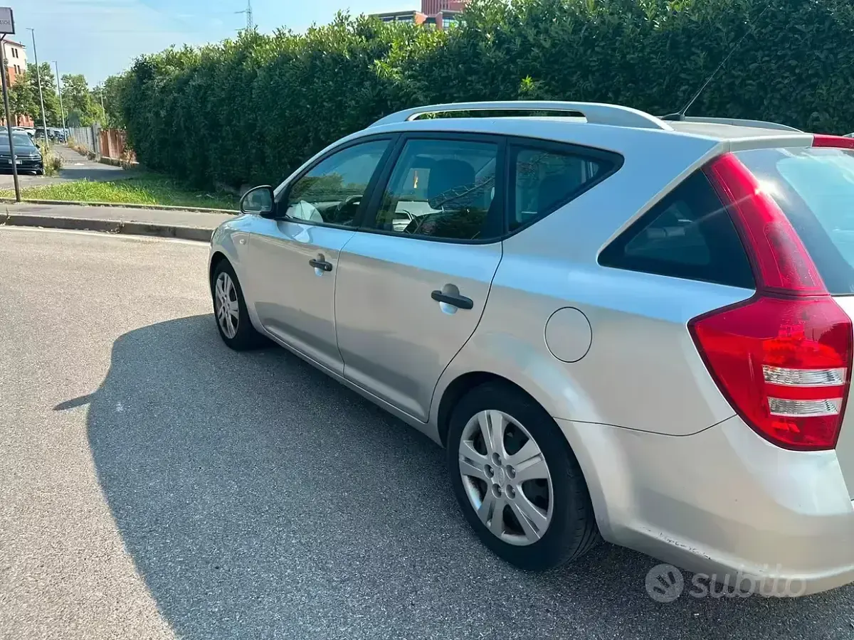 Usata Kia Ceed 109 CV (80 kW) 2008 Grigio Utilitaria