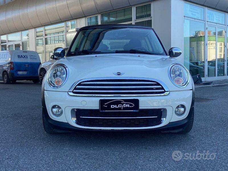 Usata Mini Cooper D 111 CV (81 kW) 2010 Beige Utilitaria