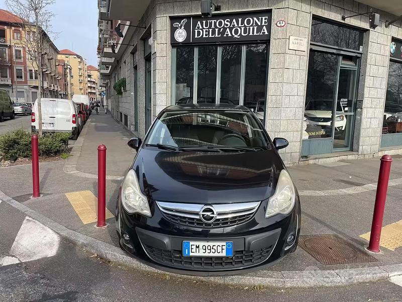 Usata Opel Corsa Sport 86 CV (63 kW) 2012 Nero Utilitaria