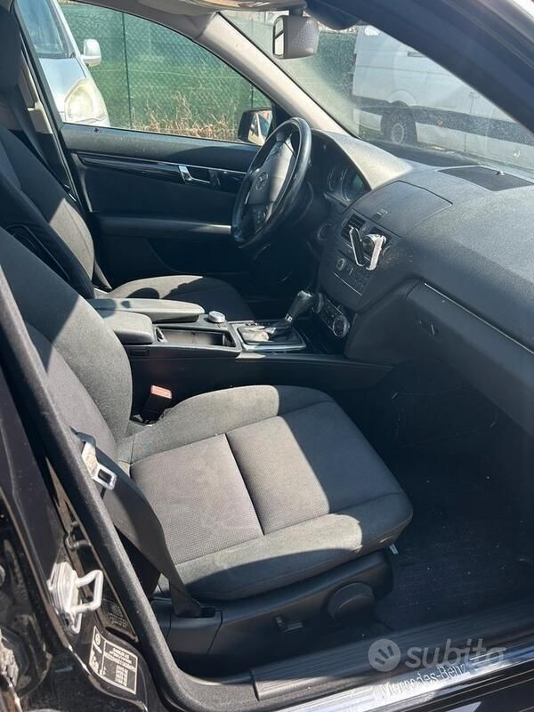 Usata Mercedes C200 136 CV (100 kW) 2010 Nero Berlina