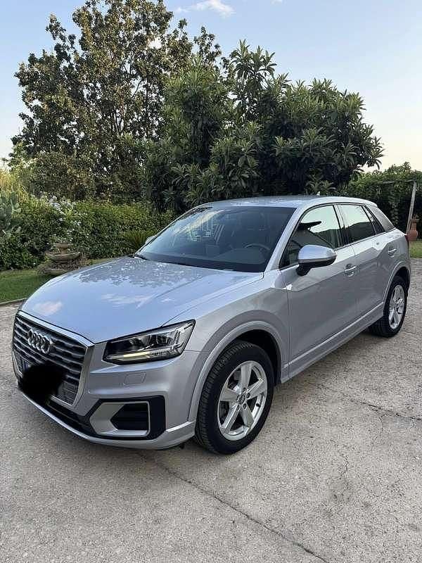 Usata Audi Q2 Sport 116 CV (85 kW) 2018 Argento SUV