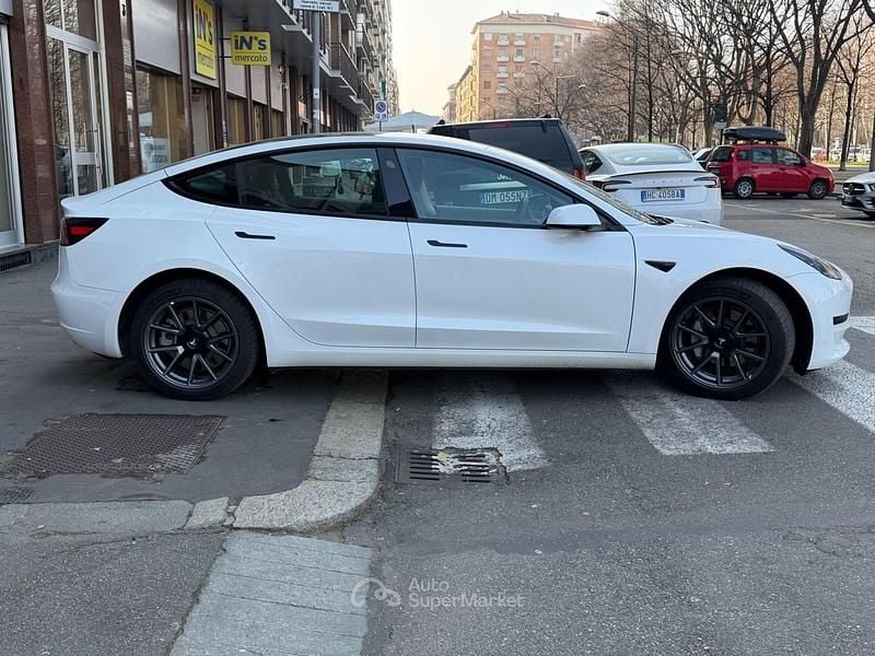Usata Tesla Model 3 Standard Range Plus 88 kW (120 CV) 2023 Bianco Berlina