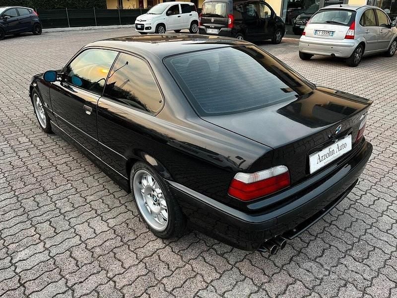 Usata BMW M3 Efficient Dynamics 321 CV (236 kW) 1996 Nero Coupé
