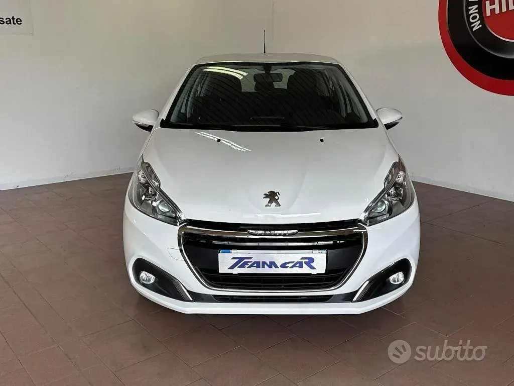 Usata Peugeot 208 Active 83 CV (61 kW) 2019 Bianco Utilitaria