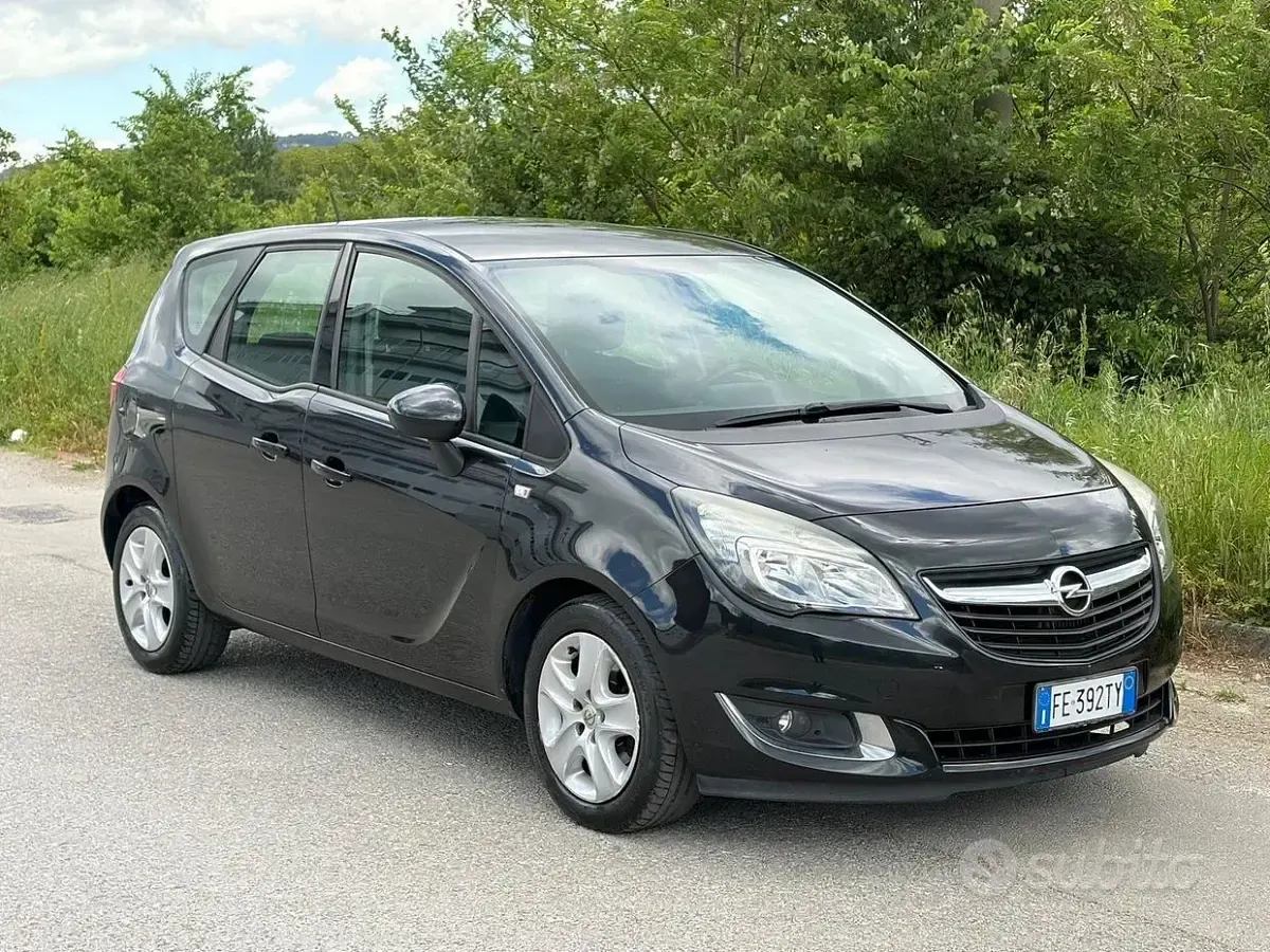 Usata Opel Meriva Cosmo 120 CV (88 kW) 2016 Nero Monovolume