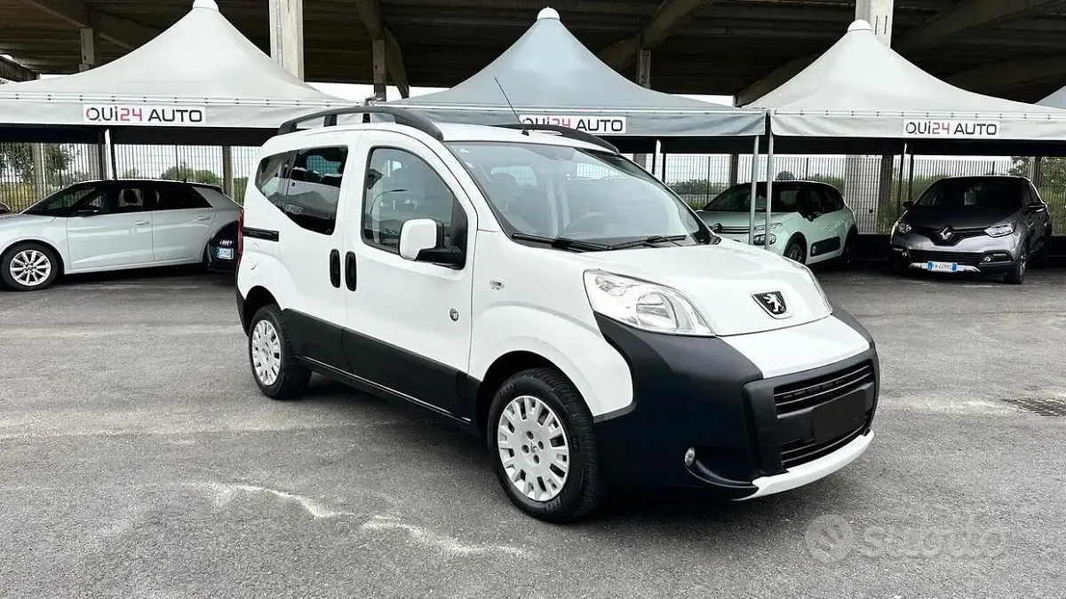 Usata Peugeot Bipper 75 CV (55 kW) 2012 Bianco Monovolume