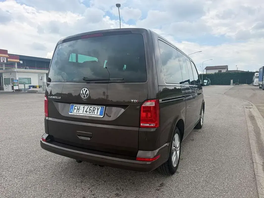 Usata VW Caravelle 150 CV (110 kW) 2017 Furgone