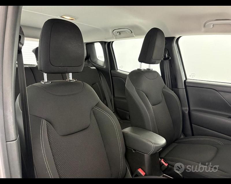 Używany Jeep Renegade Limited 150 KM (110 kW) 2021 Szary SUV