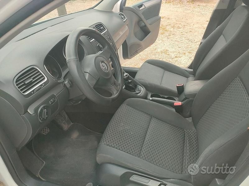Usata VW Golf VI 102 CV (75 kW) 2011 Bianco Utilitaria