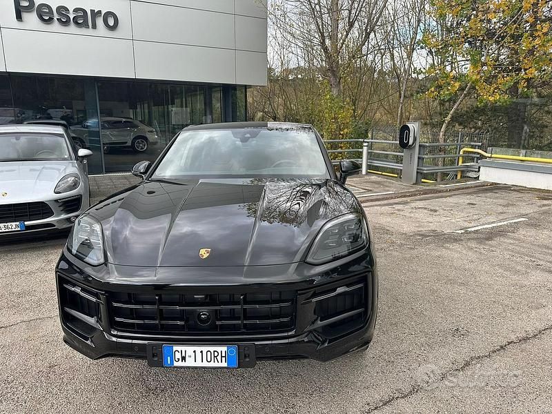 Nero Usata 2024 Porsche Cayenne S SUV | 139.900 € - Immagine 1/4