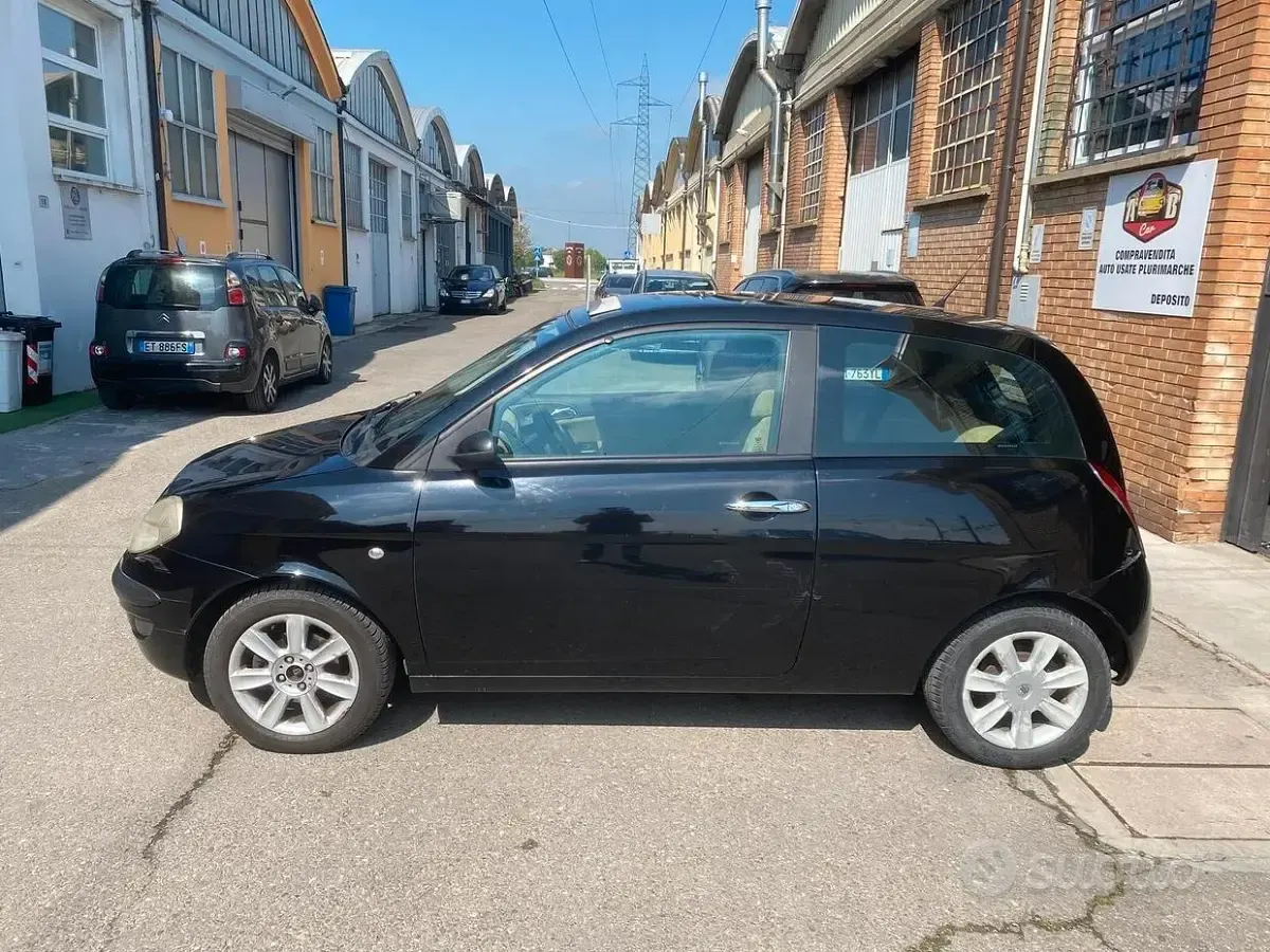 Usata Lancia Ypsilon 80 CV (58 kW) 2006 Nero Utilitaria